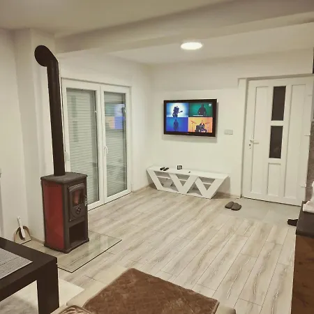 Casa de Férias Weekend House Nest Bjelašnica