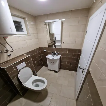 Weekend House Nest Vikendica