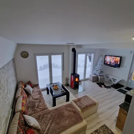 Weekend House Nest Vikendica *