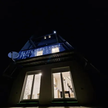 Weekend House Nest Vakantiehuis *